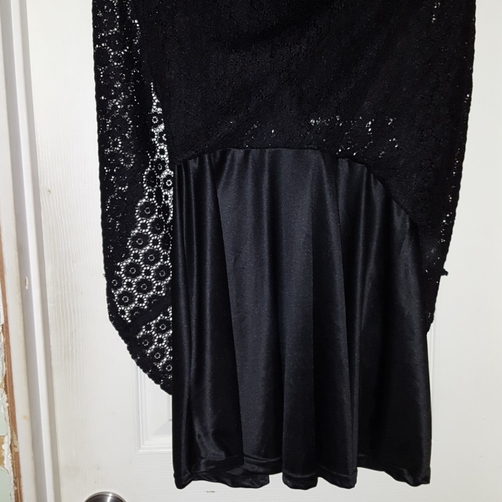 Dress - Picture 5 of 6